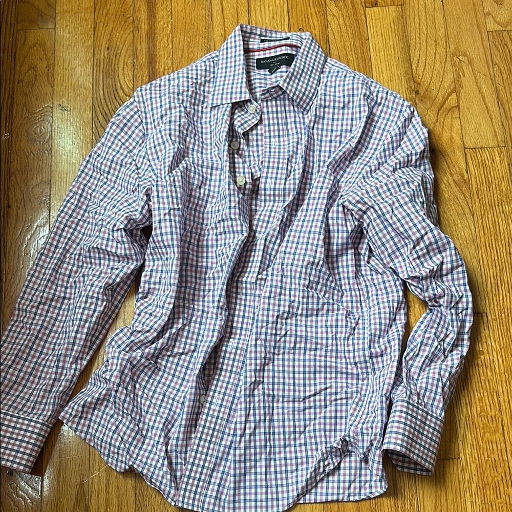 Banana Republic Red and Blue Casual Button Down Shirt